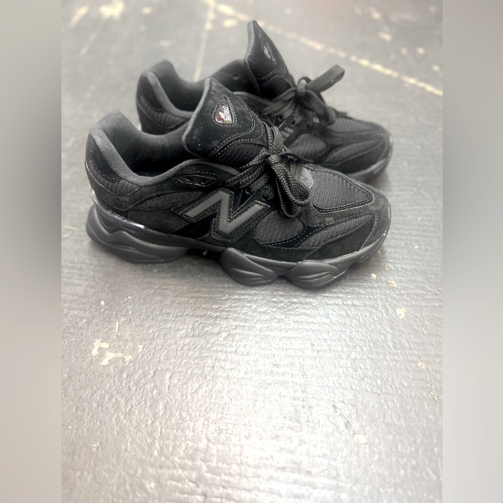 New Balance 9060 Triple Black